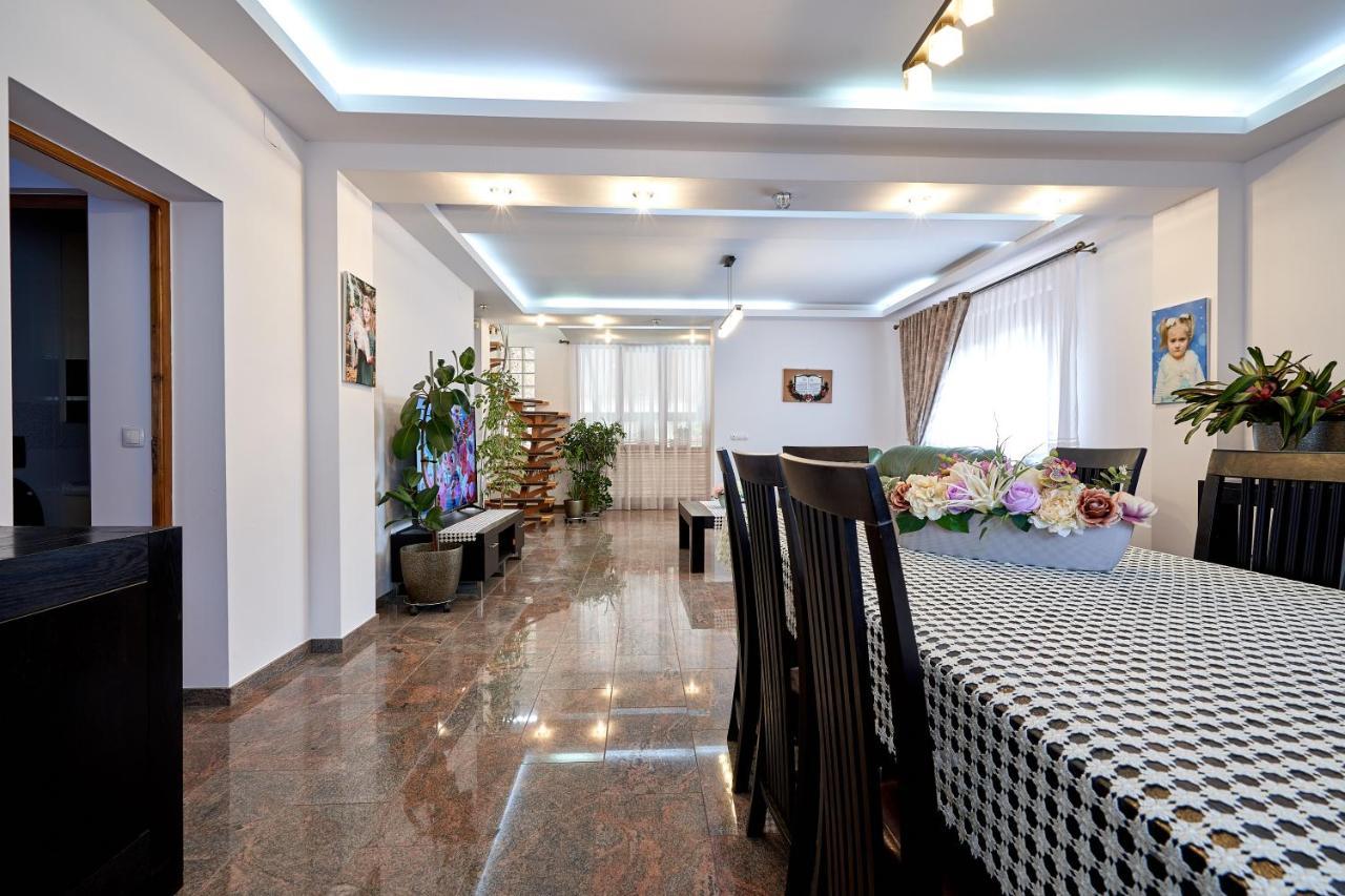 Hotel Casa Cu Flori Moisei Zewnętrze zdjęcie